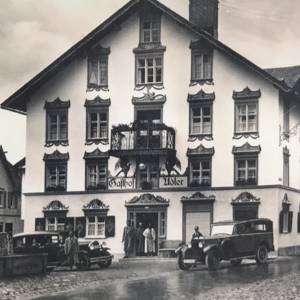 altes schwarz weiß Bild vom Hotel Adler